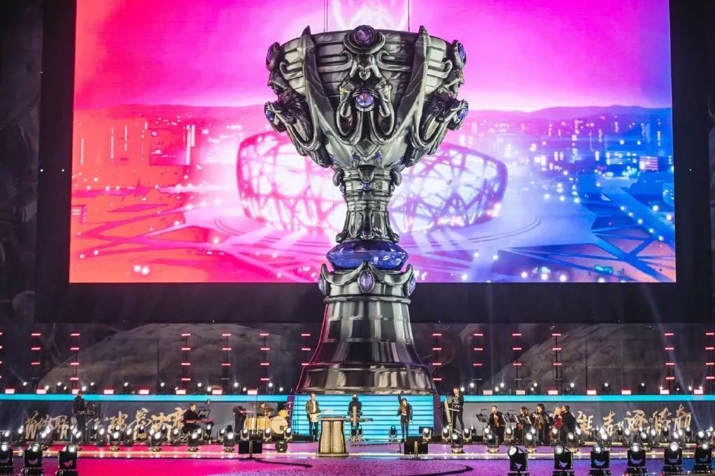 资讯关于在绝地求生里我的队友如何能穿墙的这件事