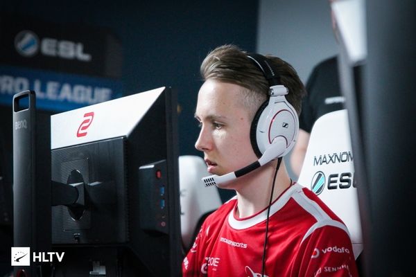 NIP官方在TikTok上分享了一段视频：总有分别的时候，也总有重聚的时候。